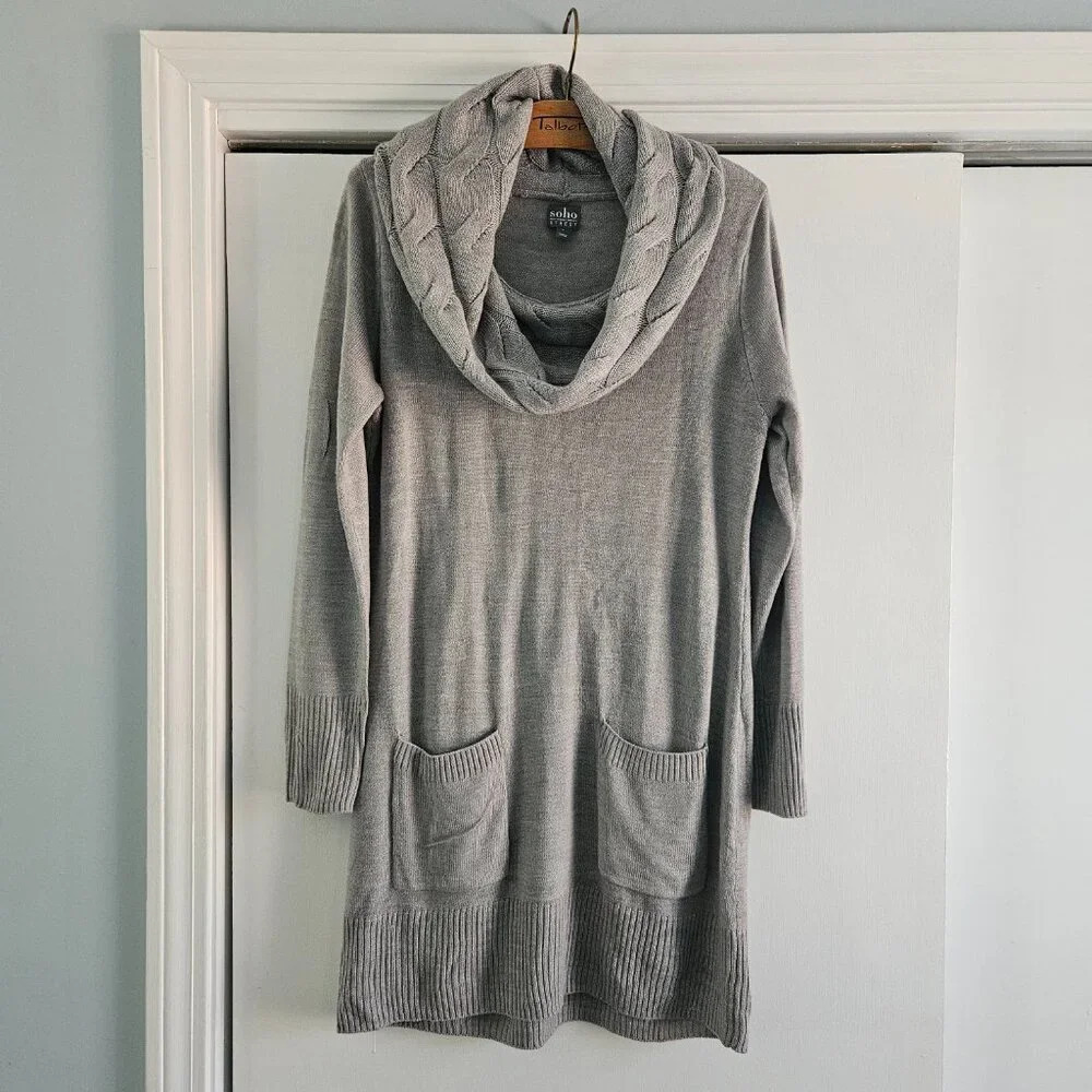 New York & Company SOHO Gray Long Sleeve Scoop Neck Small Tunic Sweater - Picture 2 of 10
